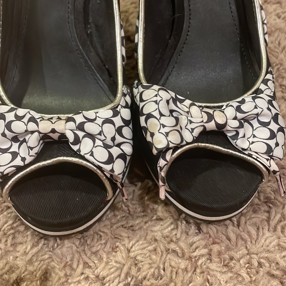 COACH Wedges - Picture 3 of 3